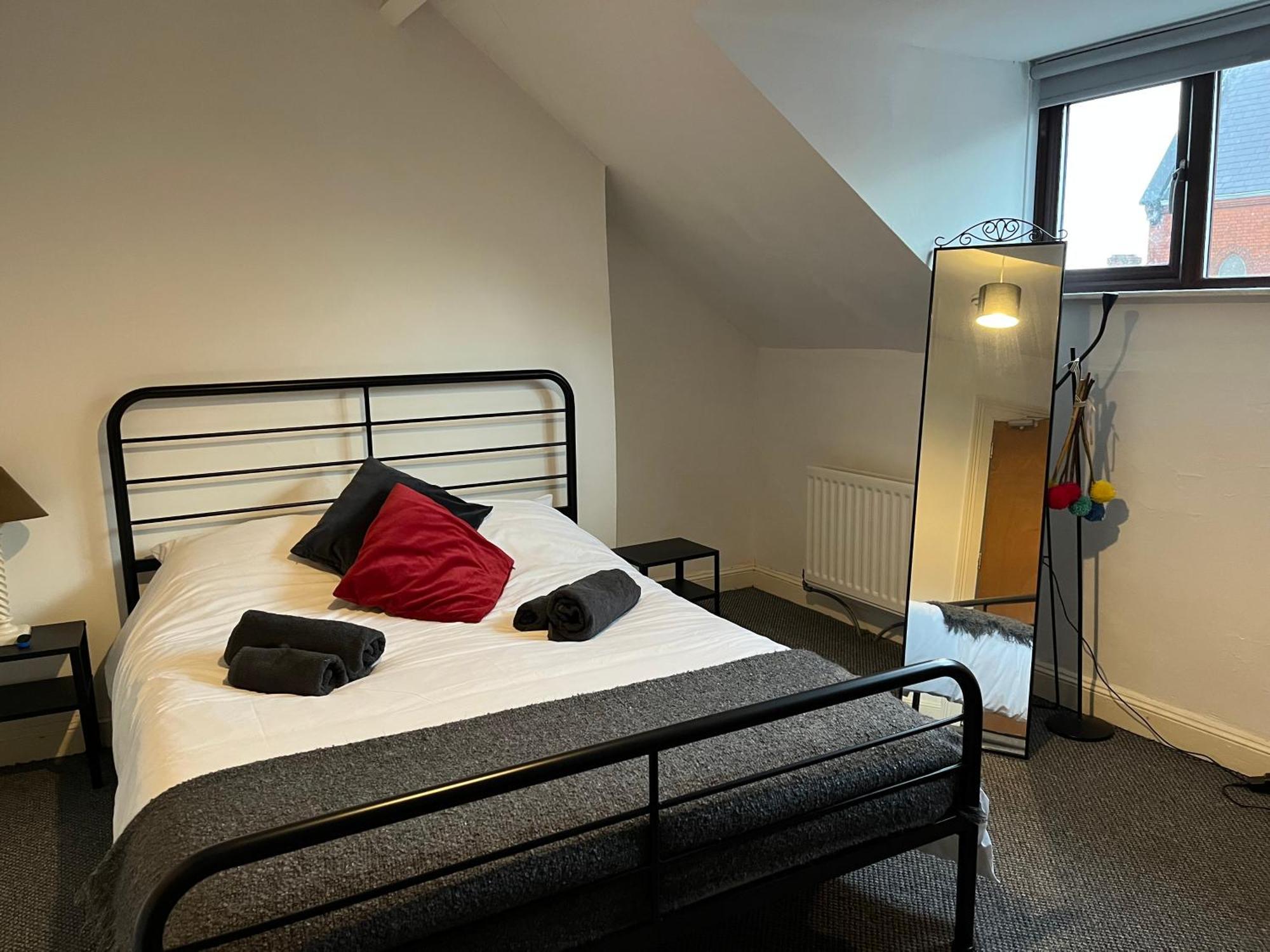 Loganberry Apartment Белфаст Екстериор снимка